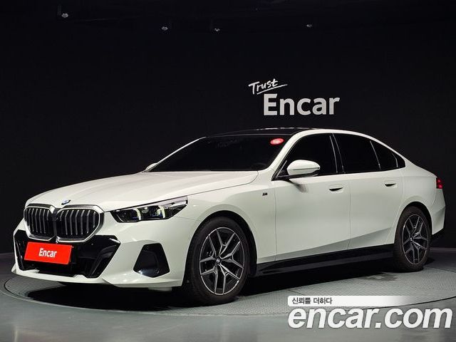BMW 5-Series 2024