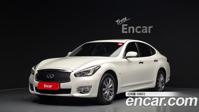 Infiniti Q70 2016