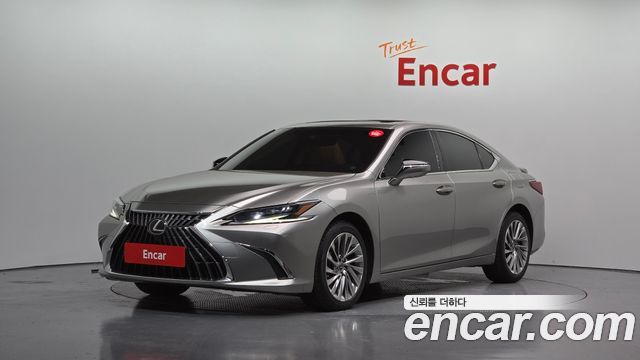 Lexus ES 2023