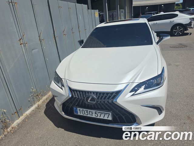 Lexus ES 2023