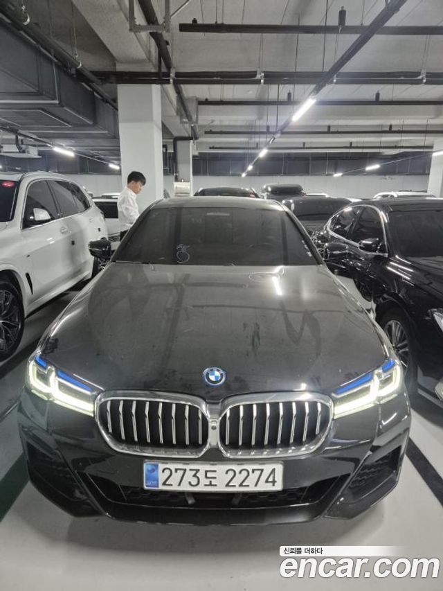 BMW 5-Series 2023