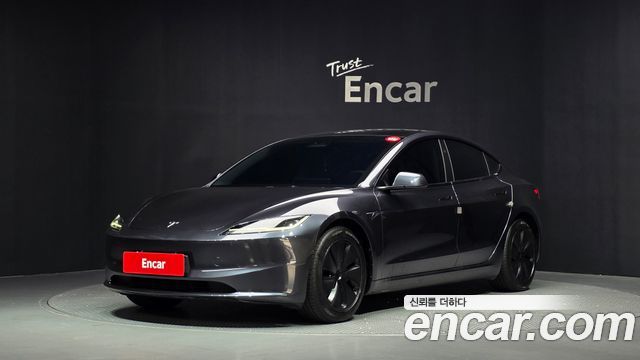 Tesla Model 3 2024