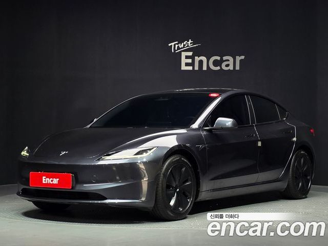 Tesla Model 3 2024