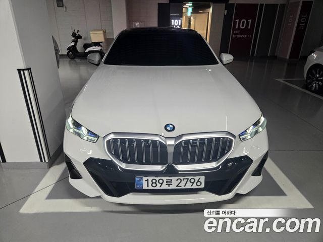 BMW 5-Series 2025