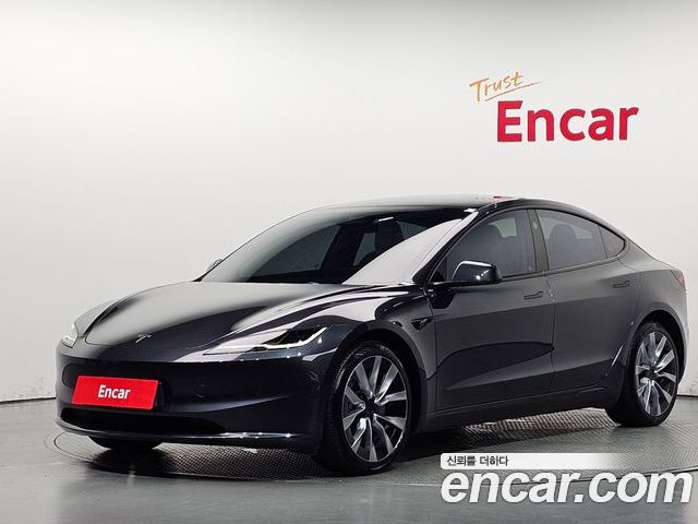 Tesla Model 3 2024
