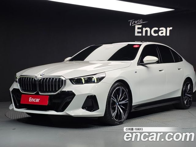 BMW 5-Series 2024