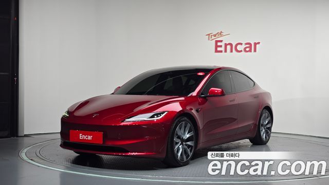 Tesla Model 3 2024