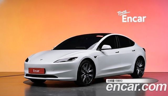 Tesla Model 3 2024