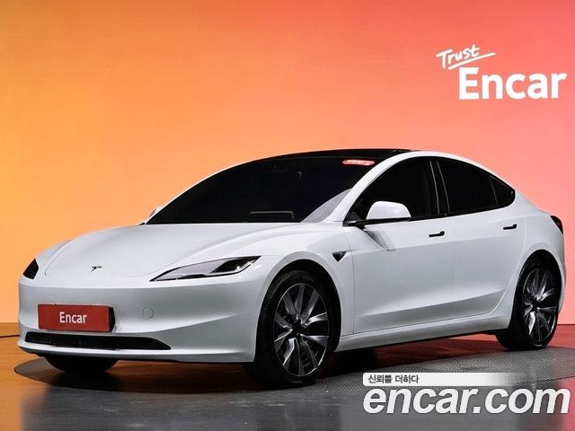 Tesla Model 3 2024