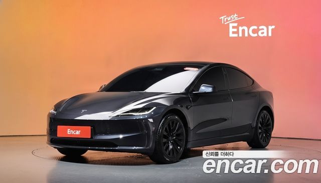 Tesla Model 3 2025