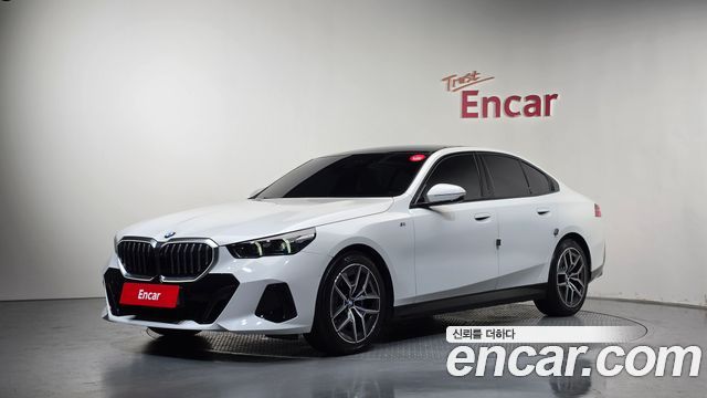 BMW 5-Series 2025
