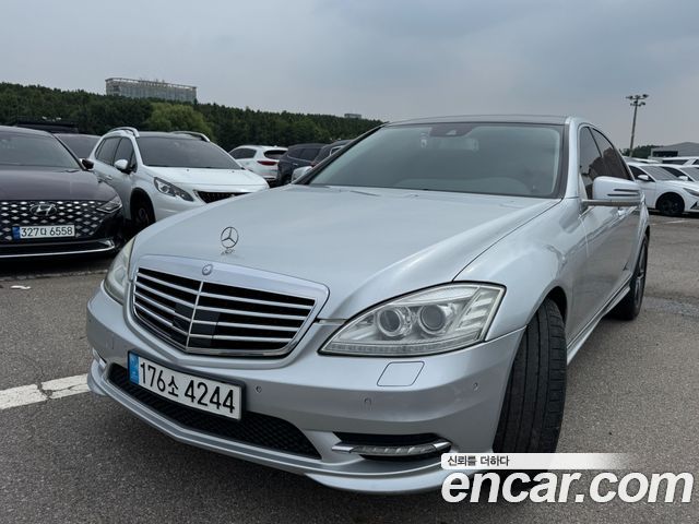 Mercedes-Benz S-Class 2011