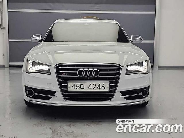 Audi S8 2013