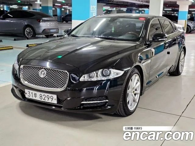 Jaguar XJ 2011