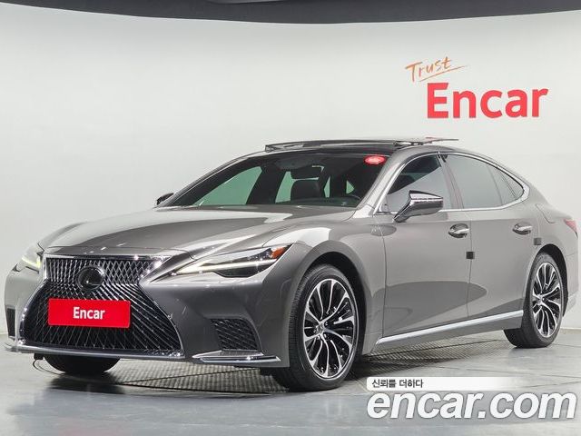 Lexus LS 2021