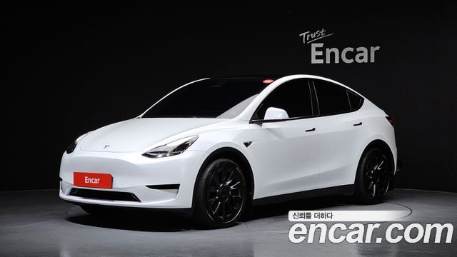 Tesla Model Y 2024
