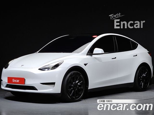 Tesla Model Y 2024