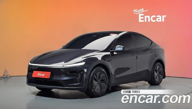 Tesla Model Y 2025