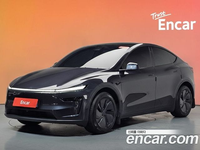 Tesla Model Y 2025