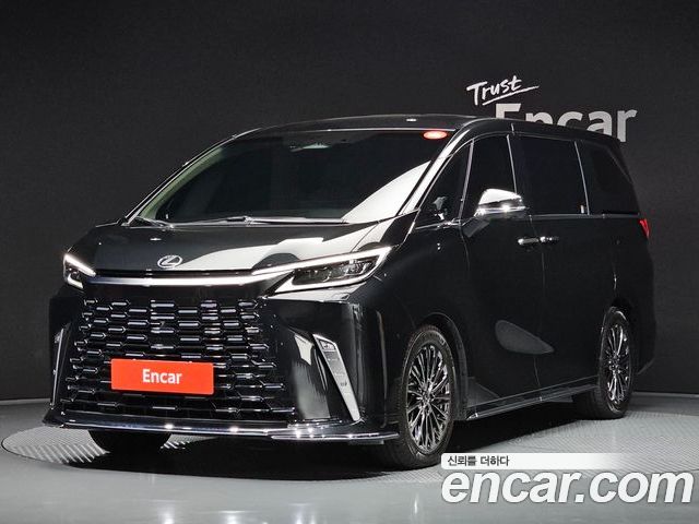 Lexus LM 2025