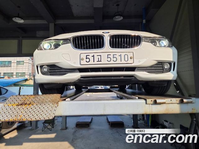 BMW 3-Series 2012