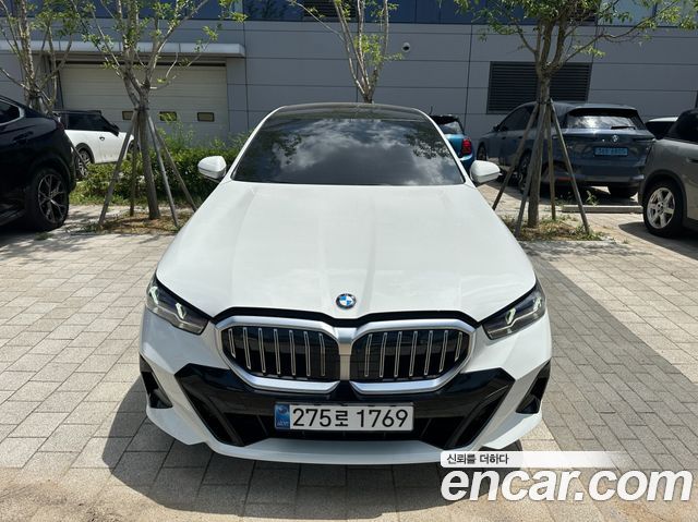 BMW 5-Series 2025
