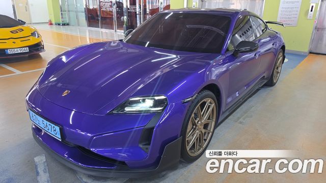 Porsche Taycan 2025