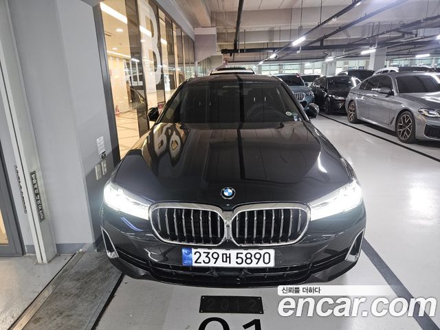 BMW 5-Series 2023