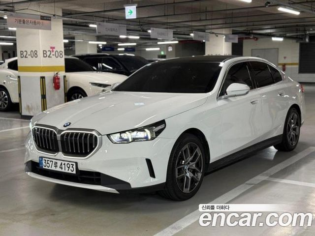 BMW 5-Series 2025