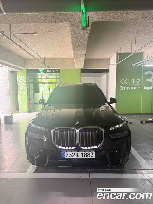 BMW X7 2025
