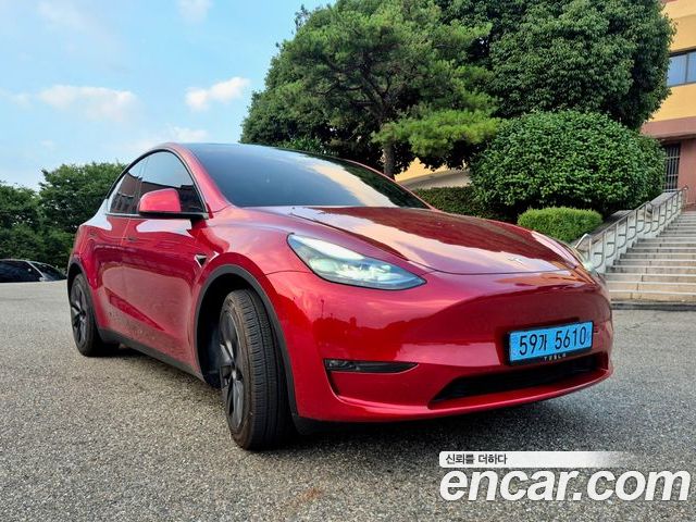 Tesla Model Y 2024