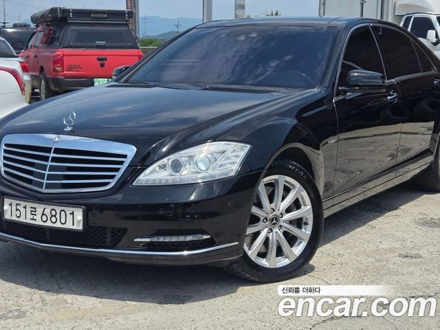 Mercedes-Benz S-Class 2012