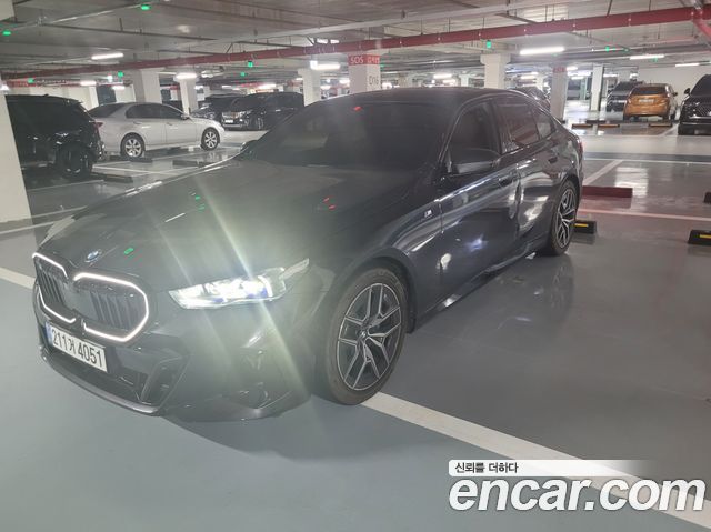 BMW 5-Series 2025