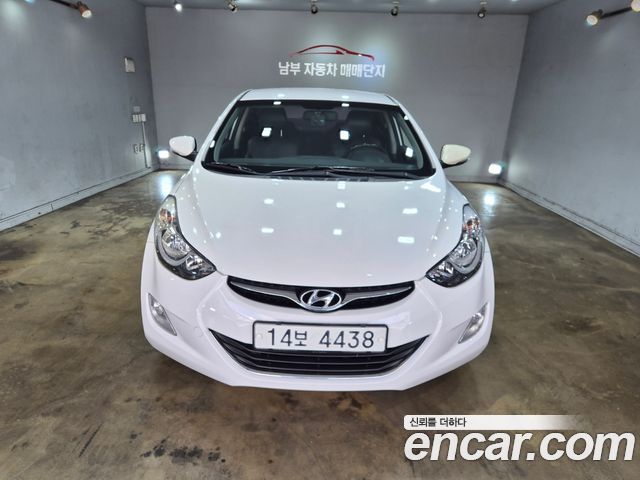 Hyundai AVANTE 2012