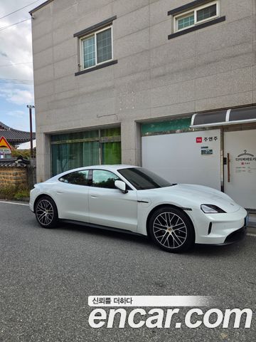 Porsche Taycan 2025