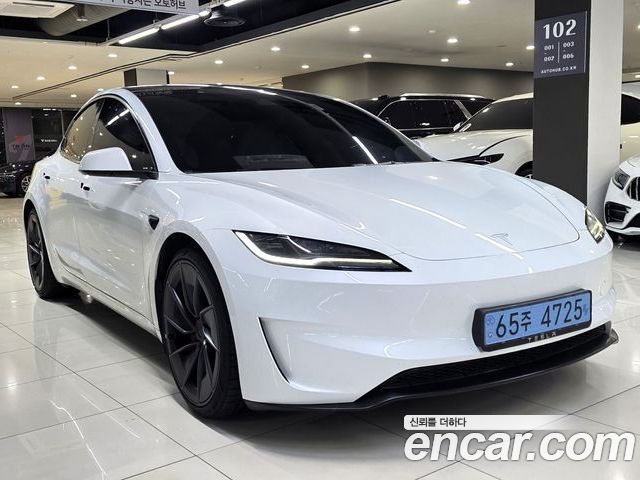 Tesla Model 3 2025