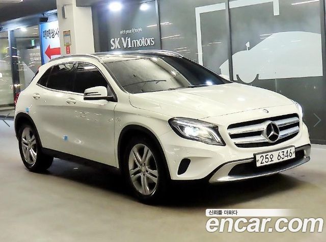 Mercedes-Benz GLA-Class 2015