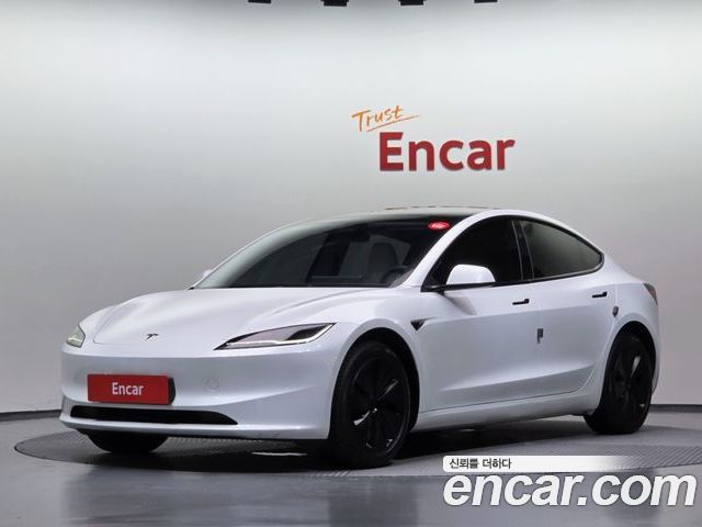 Tesla Model 3 2024
