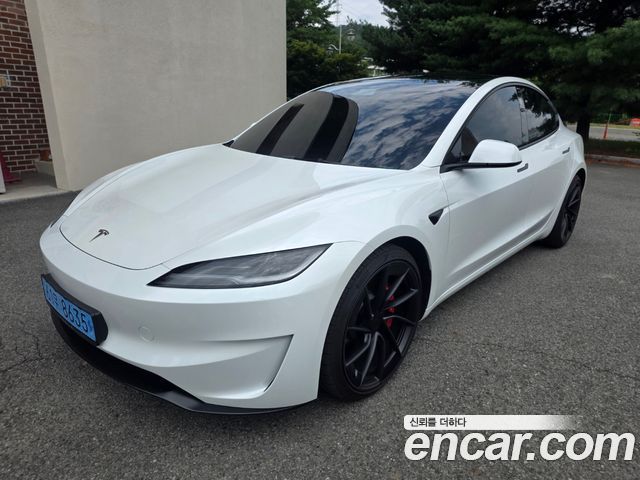 Tesla Model 3 2024