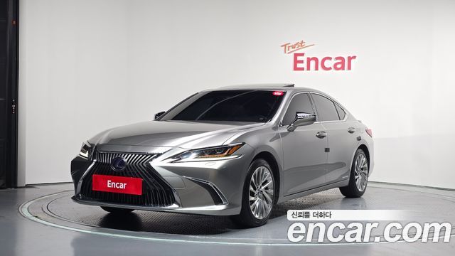 Lexus ES 2019