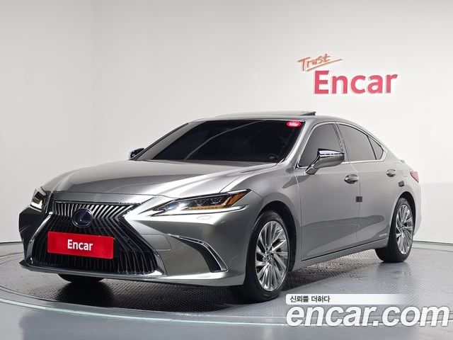 Lexus ES 2019
