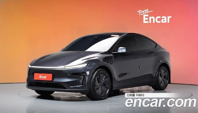 Tesla Model Y 2025