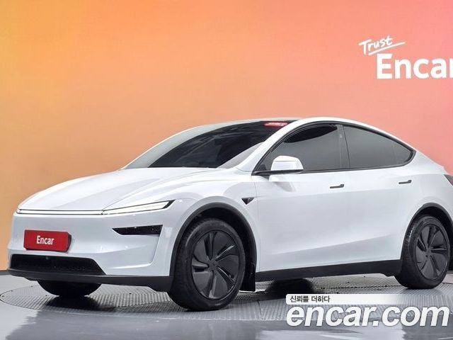 Tesla Model Y 2025