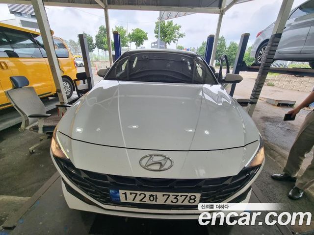Hyundai AVANTE 2022