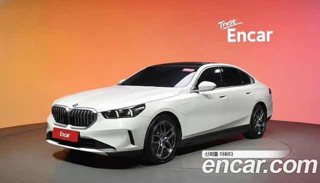 BMW 5-Series 2025