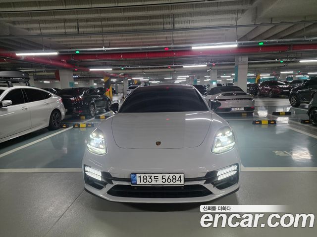 Porsche Panamera 2022