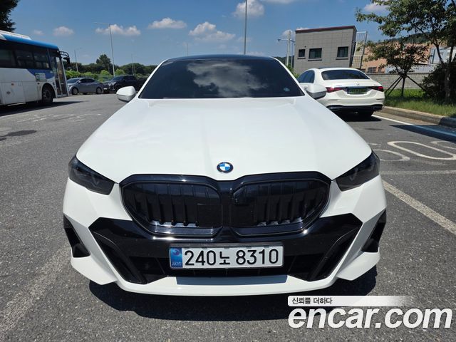 BMW 5-Series 2024