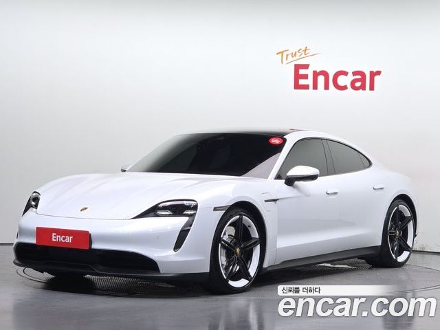 Porsche Taycan 2021