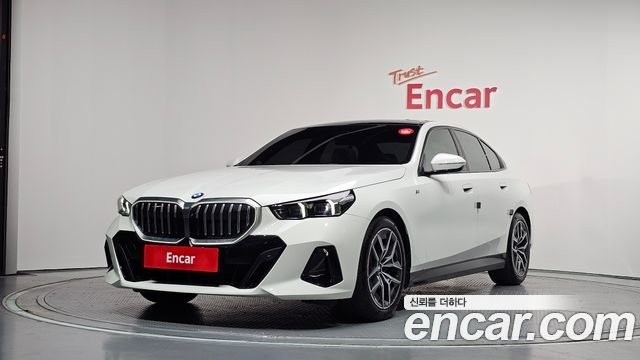 BMW 5-Series 2024