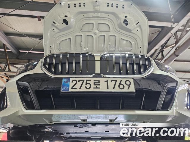 BMW 5-Series 2025
